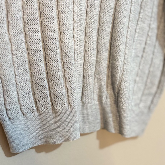 $9🎅🏼 RW&CO Lightweight Grey Knit Ruffled Drop Shoulder Short Sleeve Sweater - Picture 9 of 15